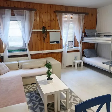 For Four People Nina Ljubljana