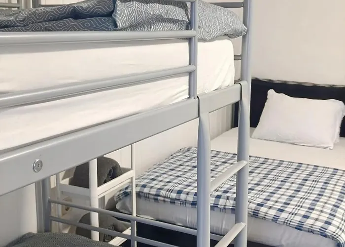 For Four People Nina * Lubiana